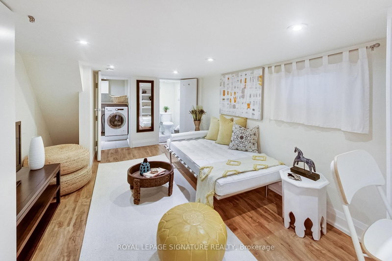 Lower - 6 King Edward Ave, Toronto, M4C 5J6 | Image 3