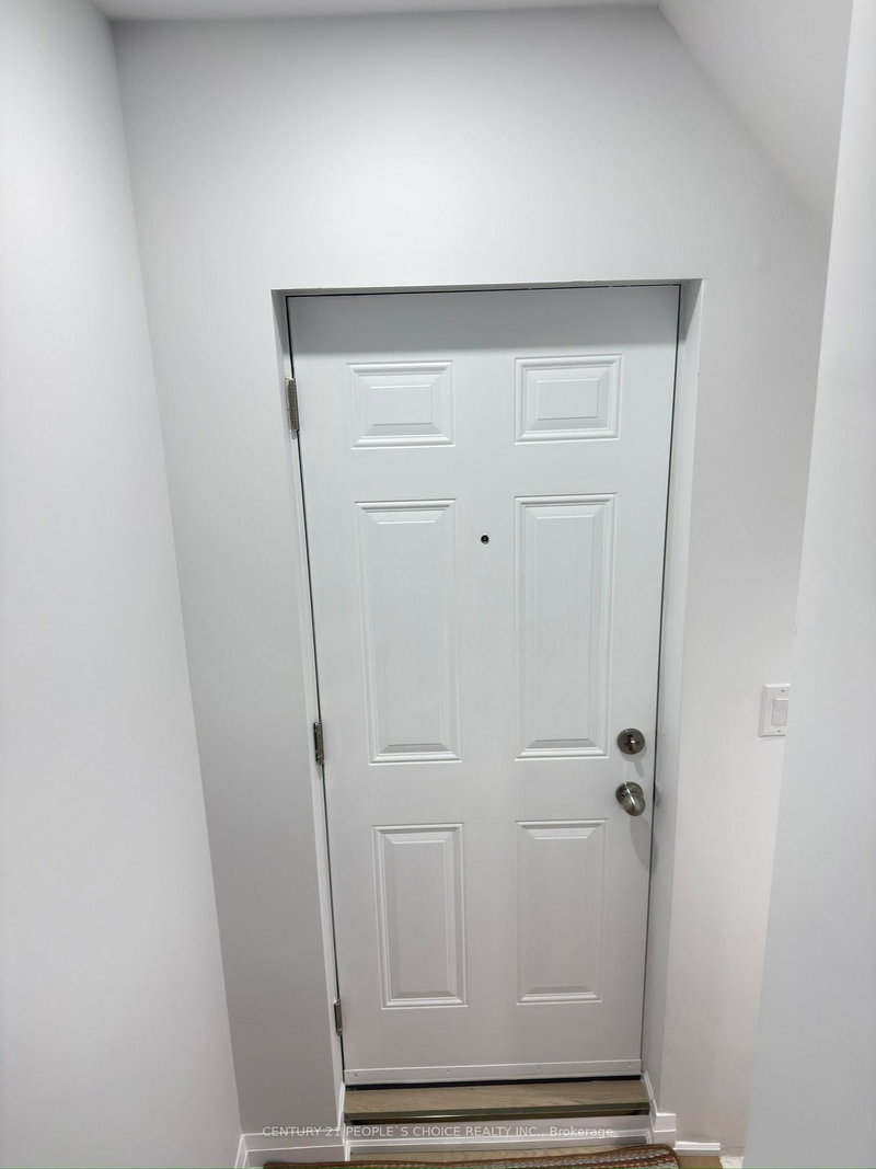 Bsmt - 89 Conarty Cres, Whitby, L1P 0L3 | Image 3