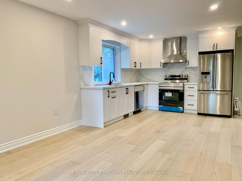 home for lease on Upper-38 Thorncroft Crescent