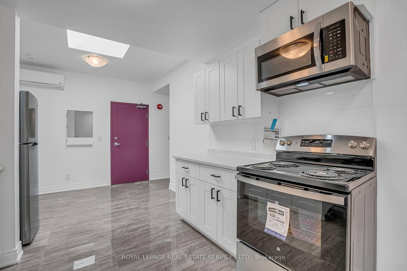 302 - 2820 Danforth Ave, Toronto, M4C 1M1 | Image 3