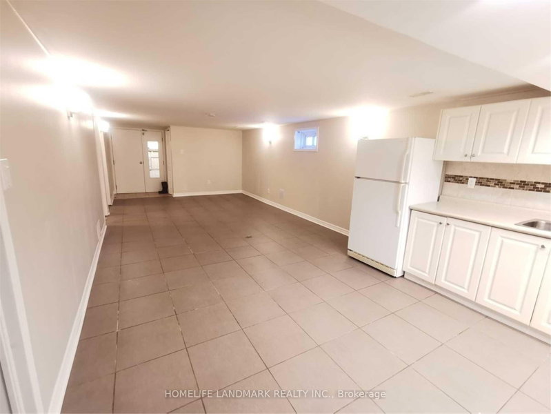 727 Hewson Drive