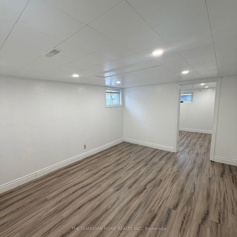 home for lease on 9 Keewatin Street S