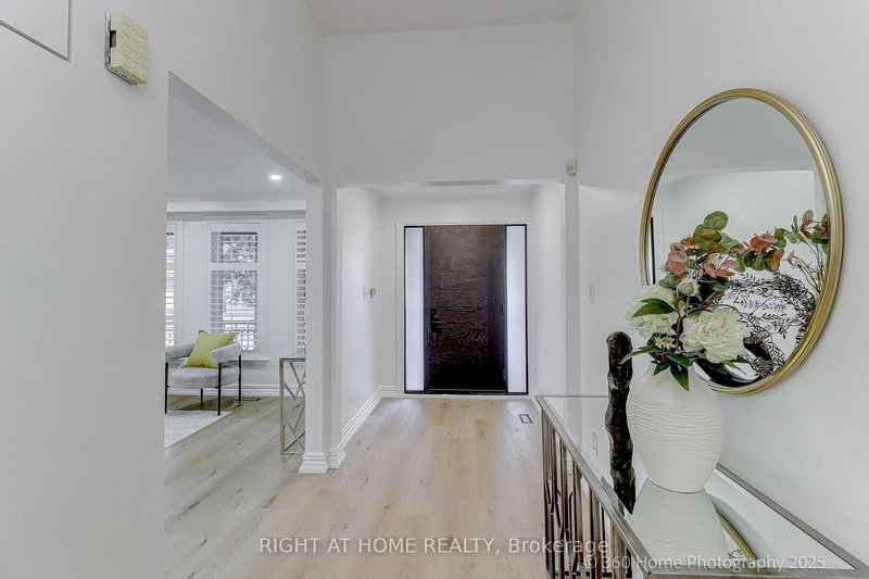 44 Beamsville Dr, Toronto, M1T 3S2 | Image 2