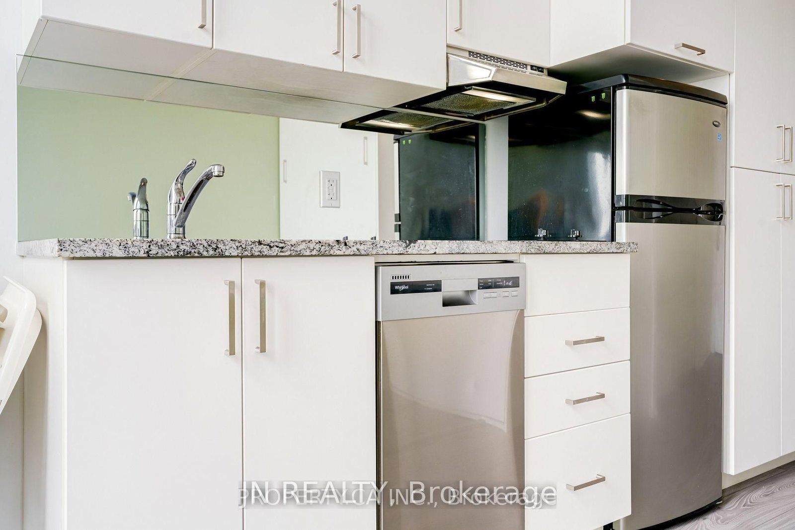 1900 Simcoe St Street N, Unit 642 - Photo 11