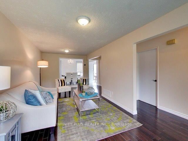 6 Woodward Cres, Ajax, L1S 5T6 | Image 2