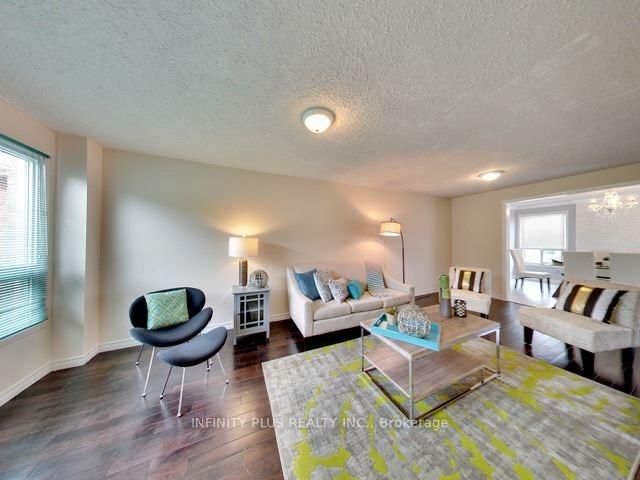 6 Woodward Crescent - Photo 9