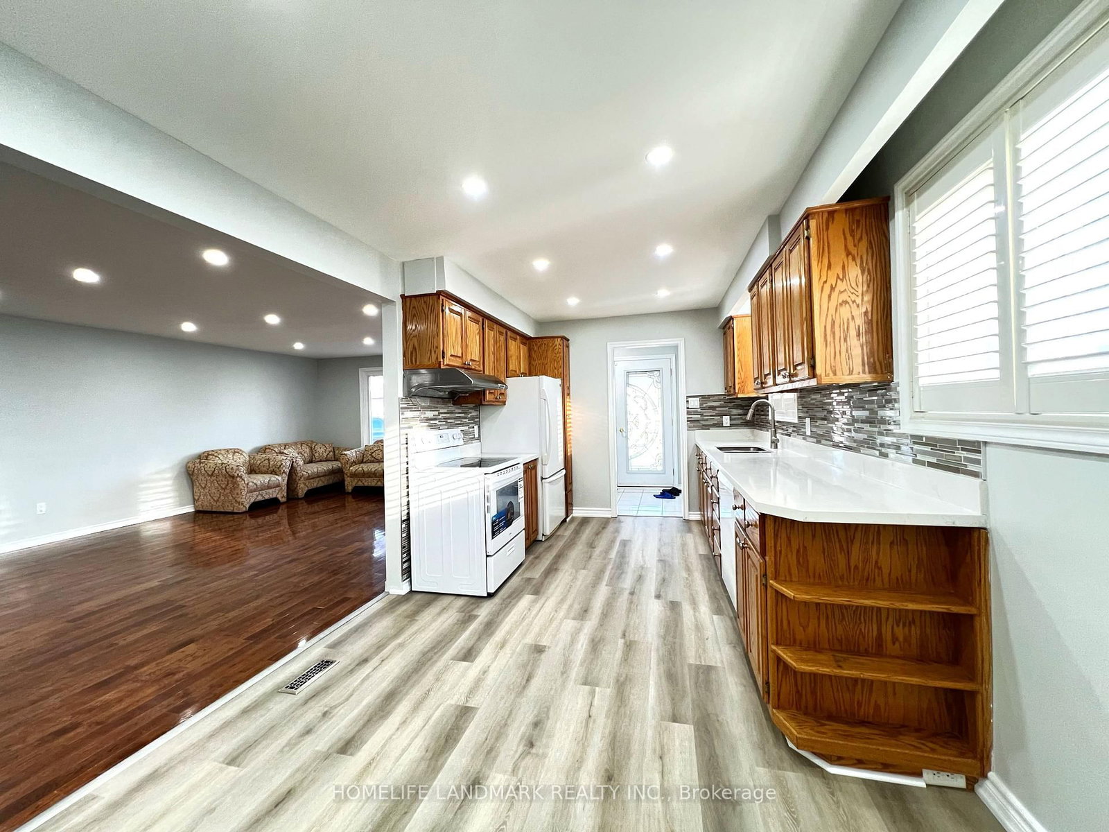 Detached House for sale at 4 Ferncrest Gate, Toronto, Ontario, M1W 1C2 - L'Amoreaux - MLS: E12956546