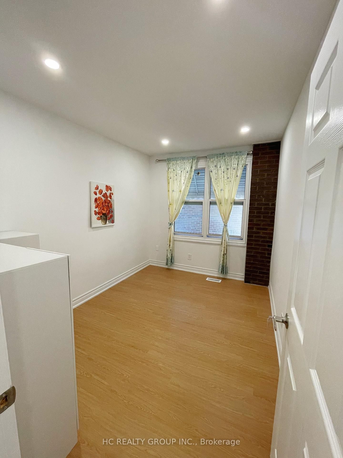 Detached House for lease at Main-48 Torrens Avenue, Toronto, Ontario, M4K 2H8 - Broadview North - MLS: E12956634