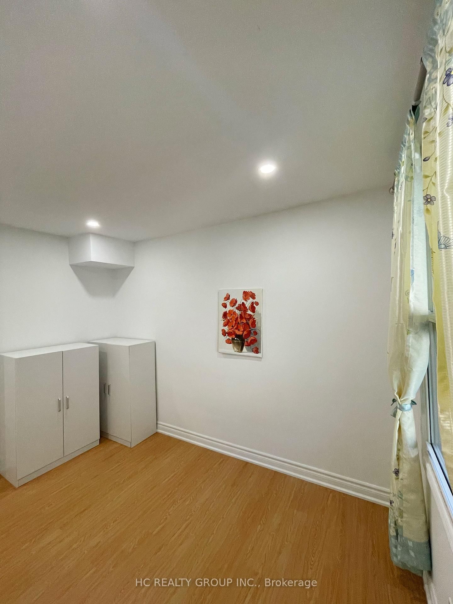 Detached House for lease at Main-48 Torrens Avenue, Toronto, Ontario, M4K 2H8 - Broadview North - MLS: E12956634