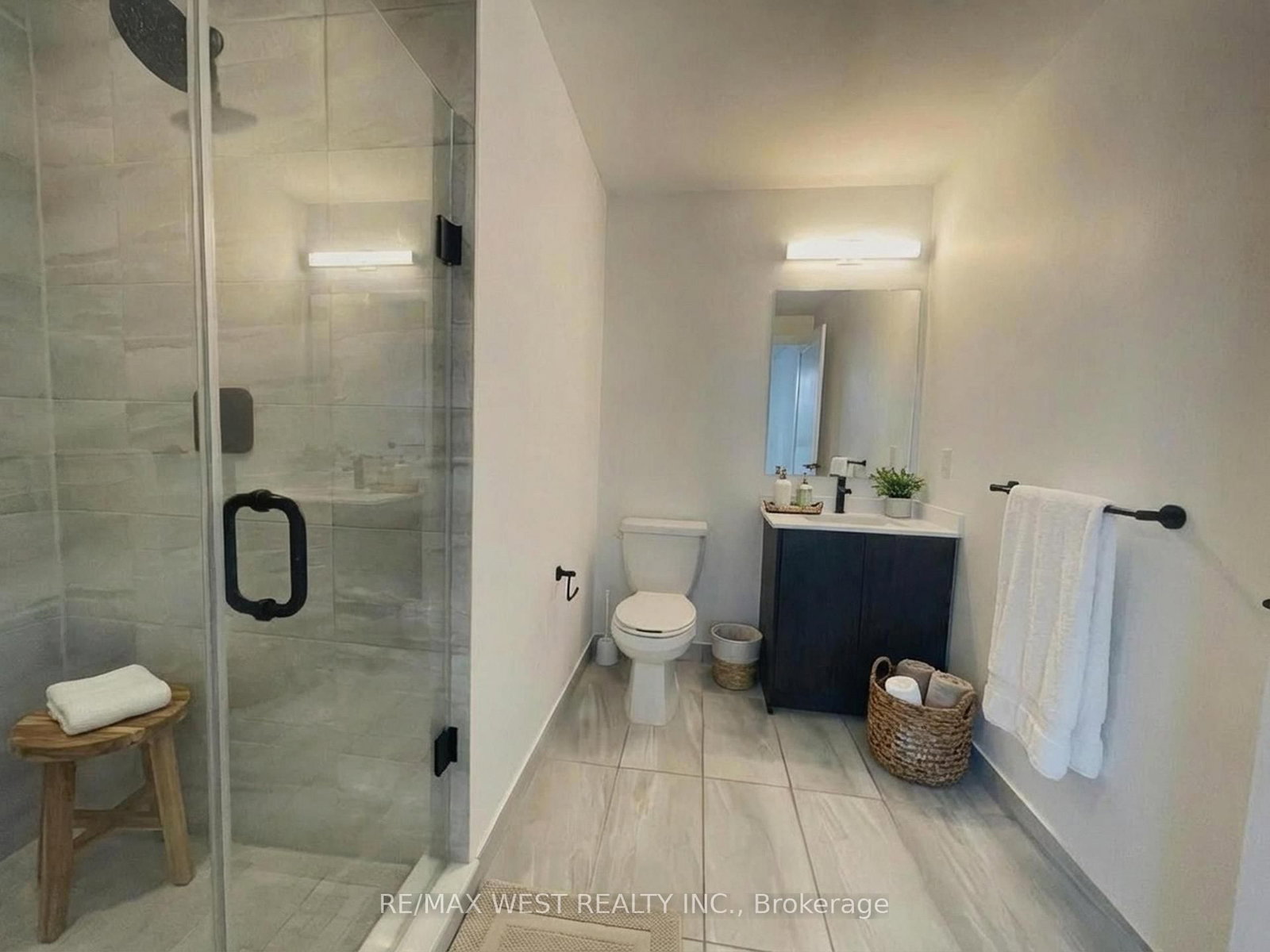 Condo for lease at 701-2369 Danforth Avenue, Toronto, Ontario, M4C 0B1 - East End-Danforth - MLS: E12956862