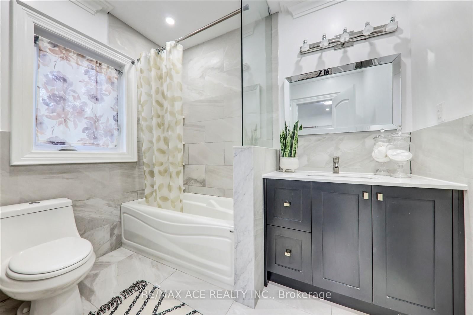 Detached House for sale at 71 Lillington Avenue, Toronto, Ontario, M1N 3K6 - Birchcliffe-Cliffside - MLS: E12956966