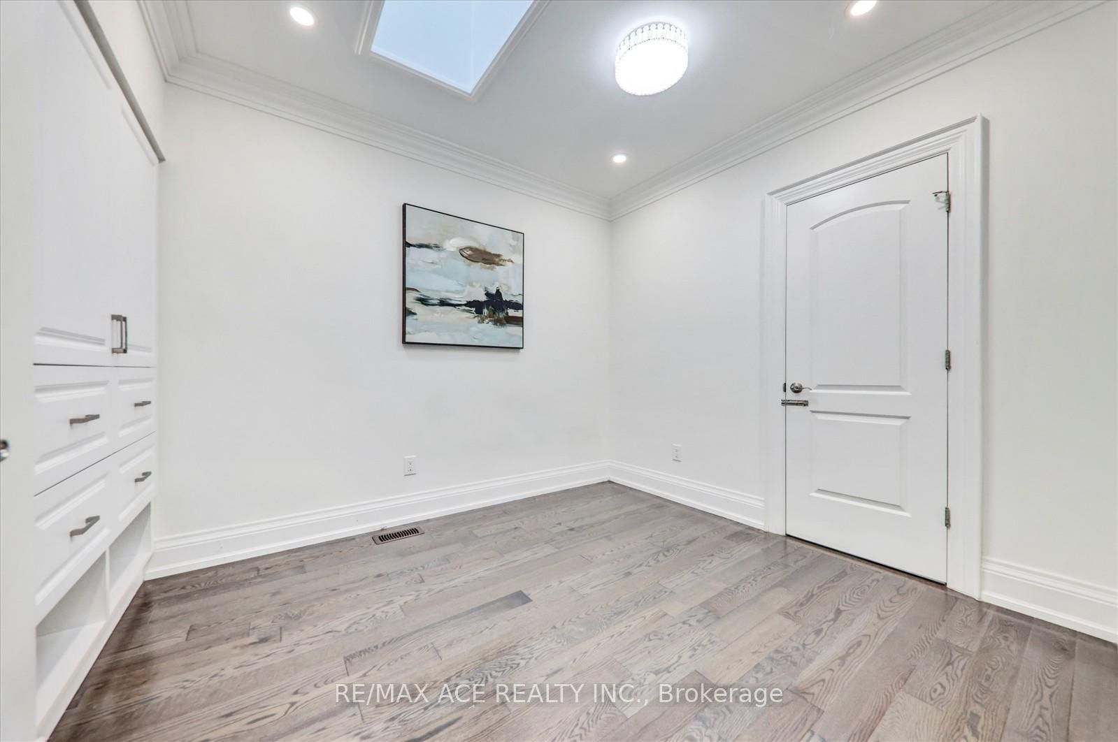 Detached House for sale at 71 Lillington Avenue, Toronto, Ontario, M1N 3K6 - Birchcliffe-Cliffside - MLS: E12956966