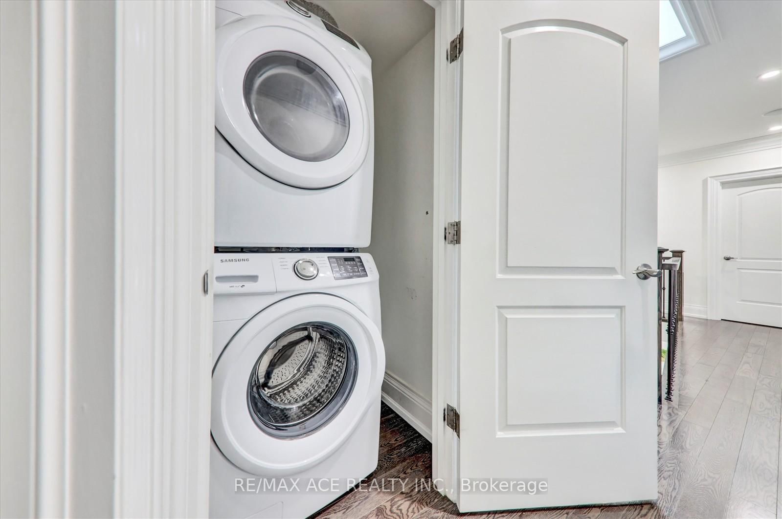 Detached House for sale at 71 Lillington Avenue, Toronto, Ontario, M1N 3K6 - Birchcliffe-Cliffside - MLS: E12956966