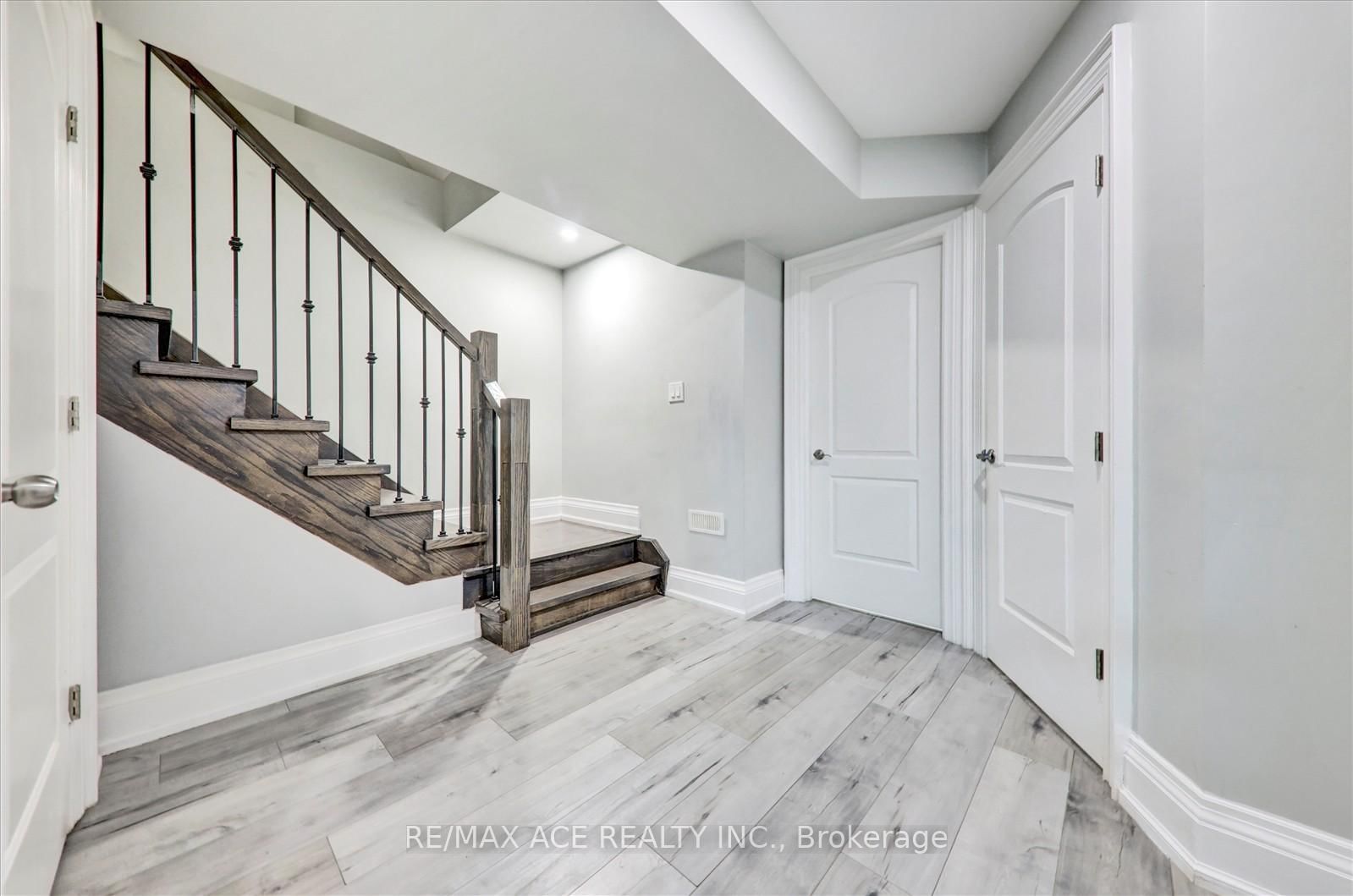 Detached House for sale at 71 Lillington Avenue, Toronto, Ontario, M1N 3K6 - Birchcliffe-Cliffside - MLS: E12956966