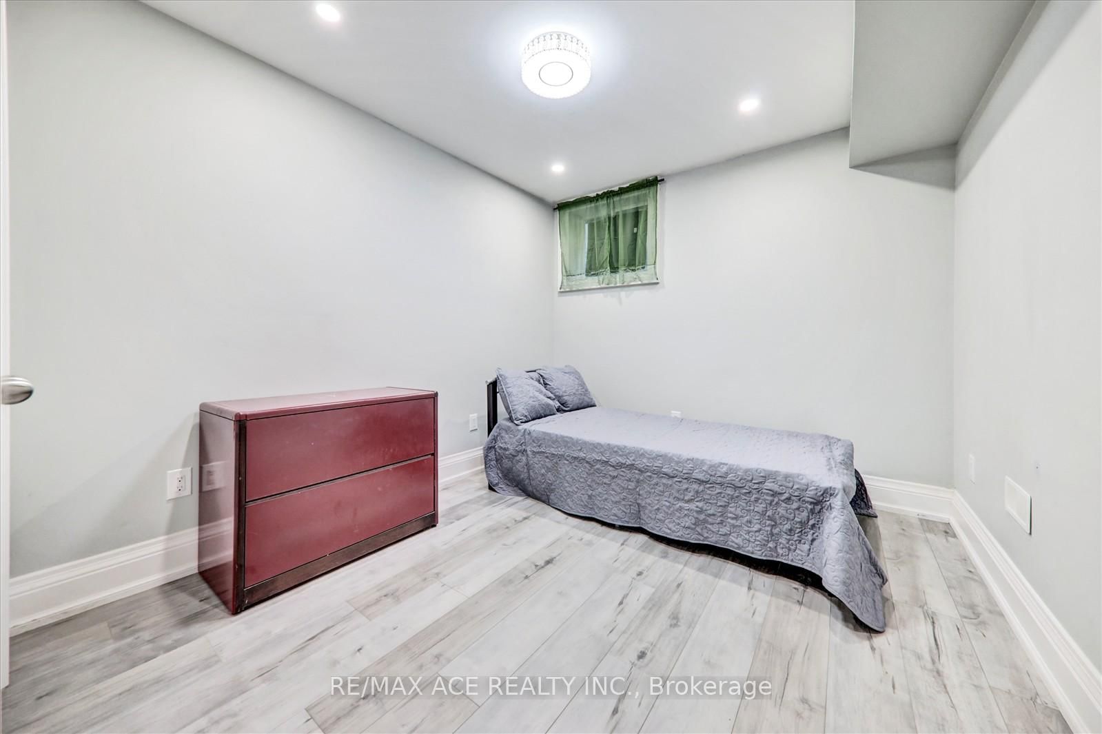 Detached House for sale at 71 Lillington Avenue, Toronto, Ontario, M1N 3K6 - Birchcliffe-Cliffside - MLS: E12956966