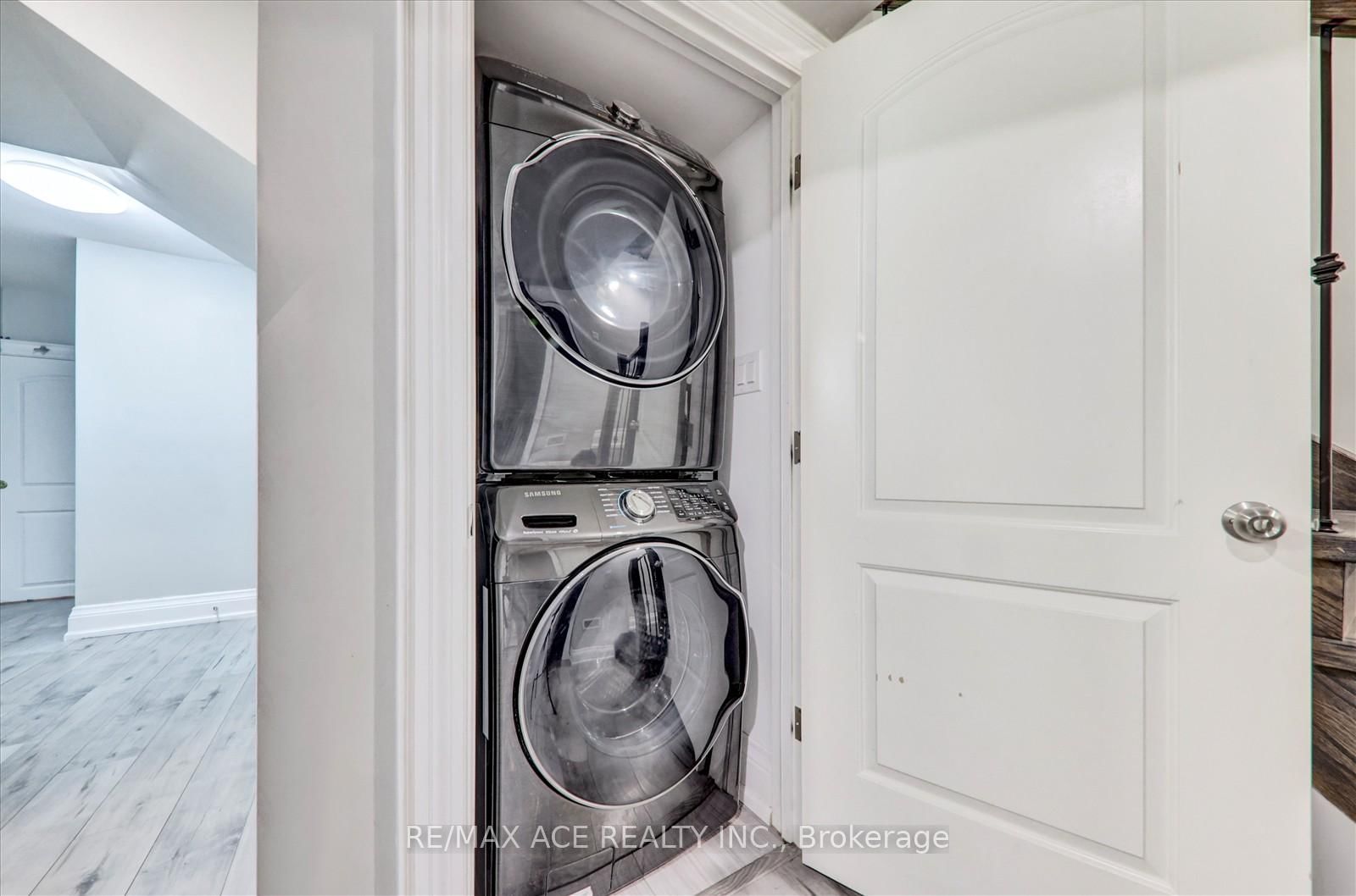 Detached House for sale at 71 Lillington Avenue, Toronto, Ontario, M1N 3K6 - Birchcliffe-Cliffside - MLS: E12956966