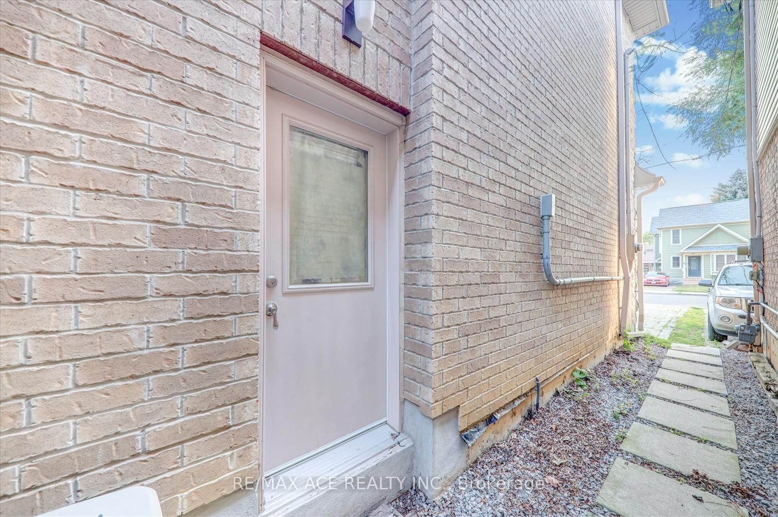 Detached House for sale at 71 Lillington Avenue, Toronto, Ontario, M1N 3K6 - Birchcliffe-Cliffside - MLS: E12956966