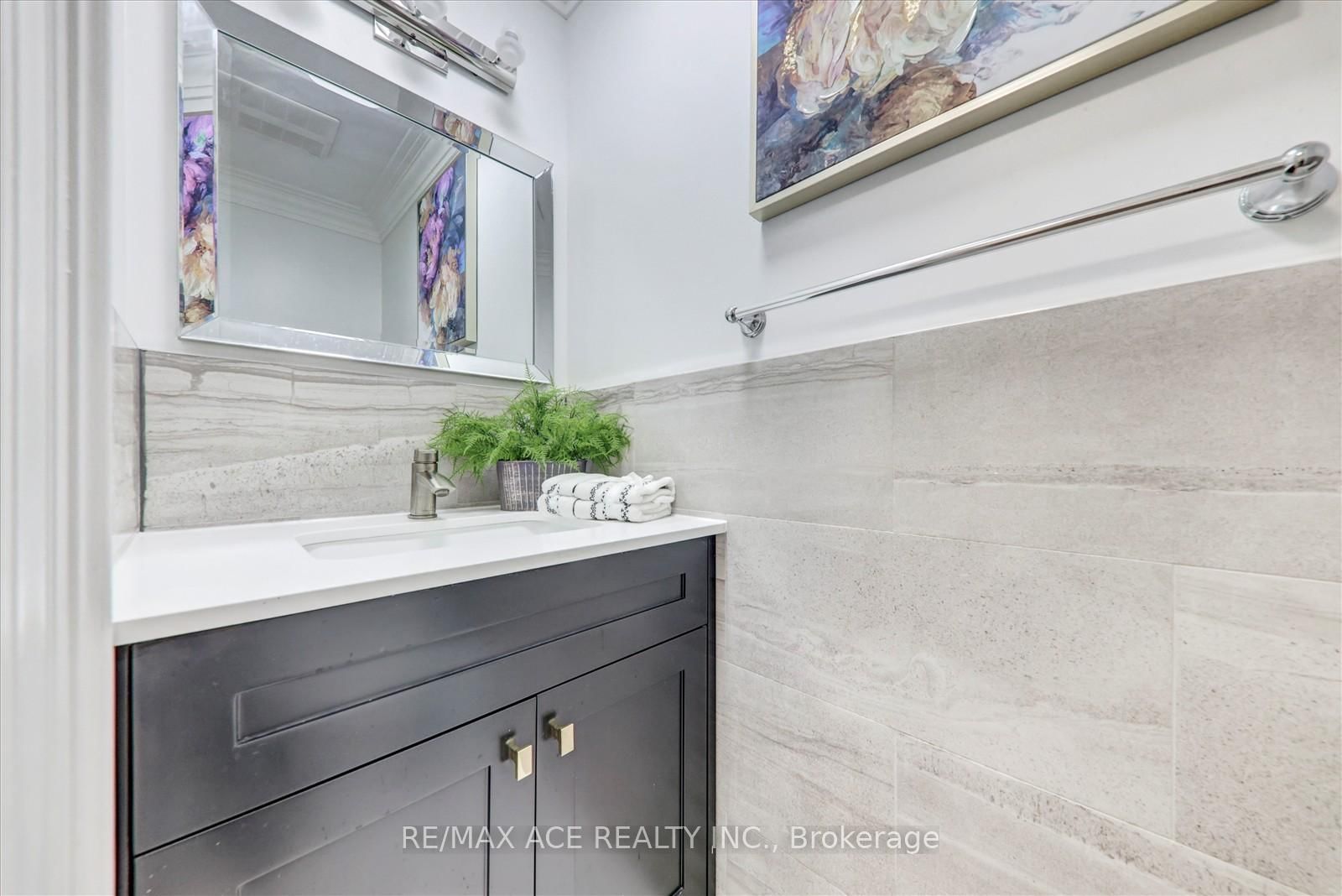 Detached House for sale at 71 Lillington Avenue, Toronto, Ontario, M1N 3K6 - Birchcliffe-Cliffside - MLS: E12956966