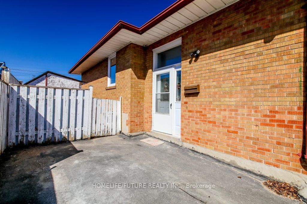 Detached House for lease at 2 BR Bsmt-90 Mountland Drive, Toronto, Ontario, M1G 2P1 - Woburn - MLS: E12957088