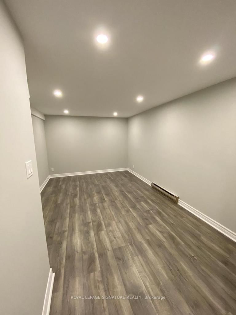 48 Homefield Sq, Clarington, L1E 1K8 | Image 2