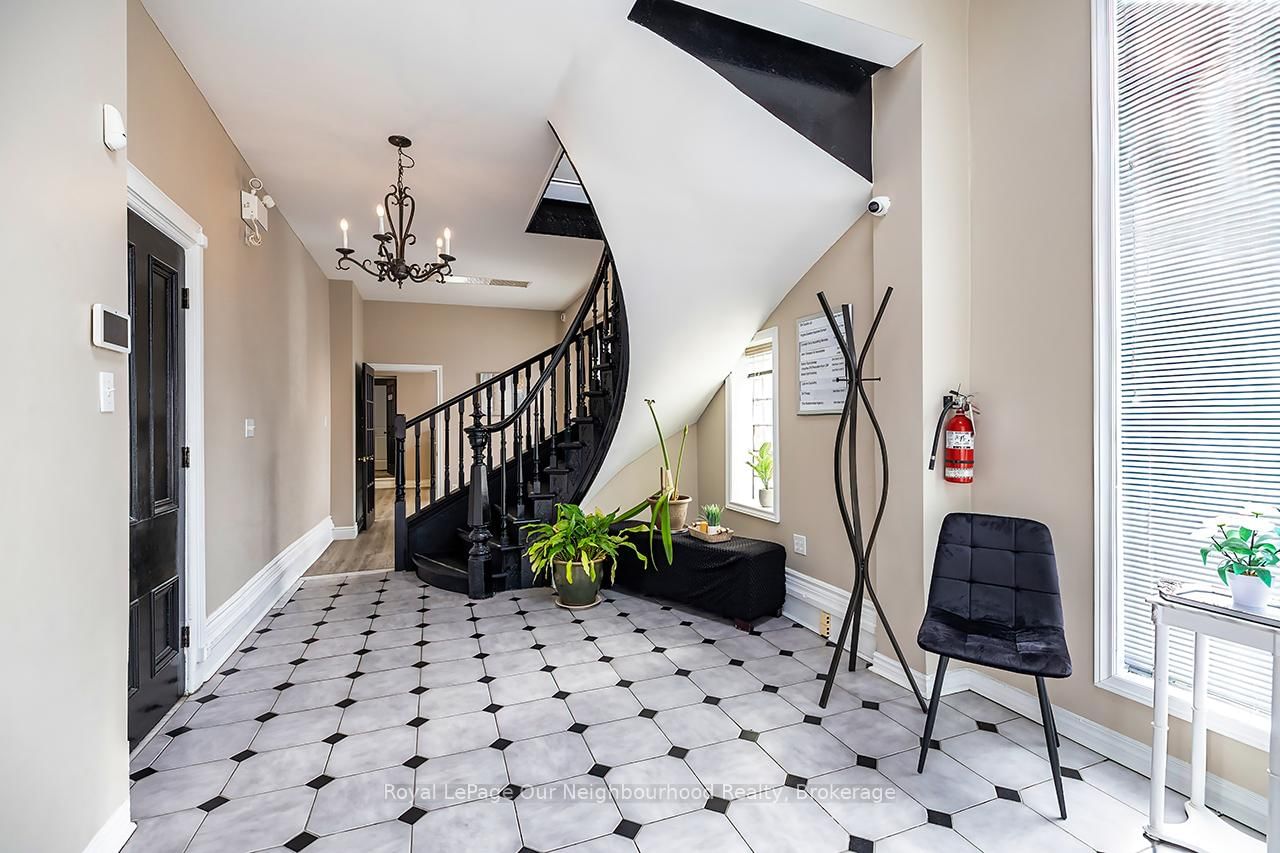 71 Albert Street - Photo 9