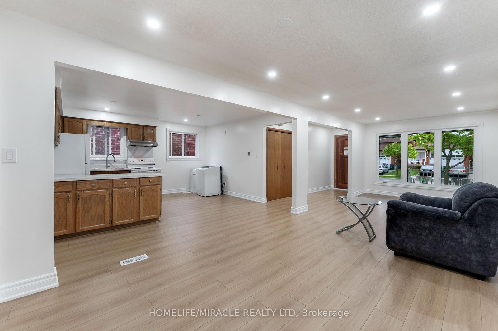 Detached House for sale at 4 Greendowns Drive, Toronto, Ontario, M1M 2G7 - Scarborough Village - MLS: E12958060