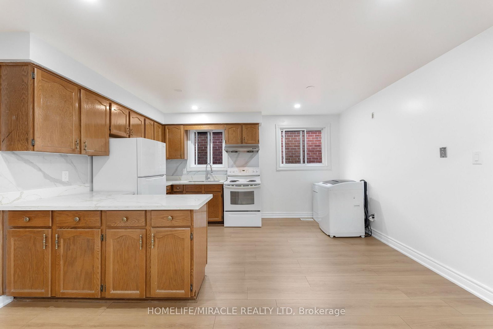 Detached House for sale at 4 Greendowns Drive, Toronto, Ontario, M1M 2G7 - Scarborough Village - MLS: E12958060