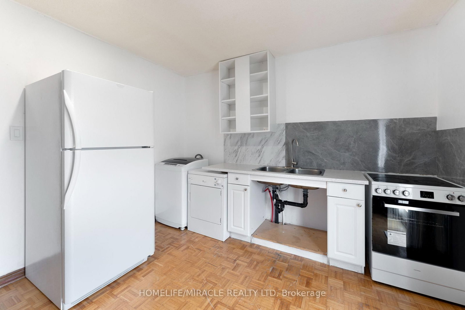 Detached House for sale at 4 Greendowns Drive, Toronto, Ontario, M1M 2G7 - Scarborough Village - MLS: E12958060