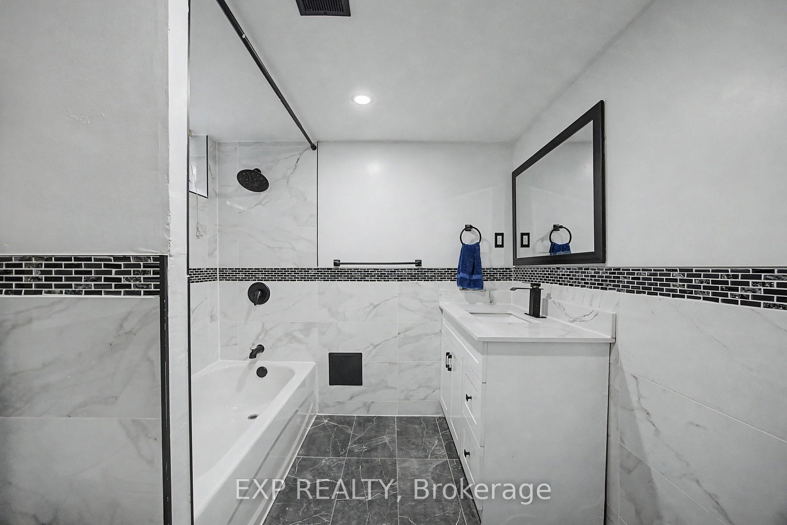 Detached House for sale at 43 Yorkshire Road, Toronto, Ontario, M1K 3B7 - Ionview - MLS: E12958162