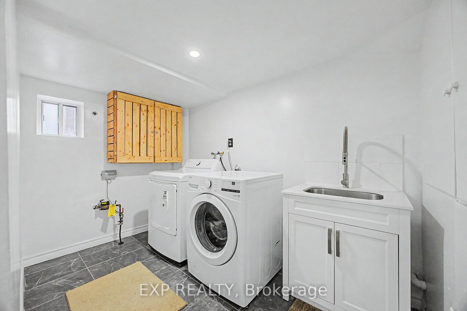 Detached House for sale at 43 Yorkshire Road, Toronto, Ontario, M1K 3B7 - Ionview - MLS: E12958162