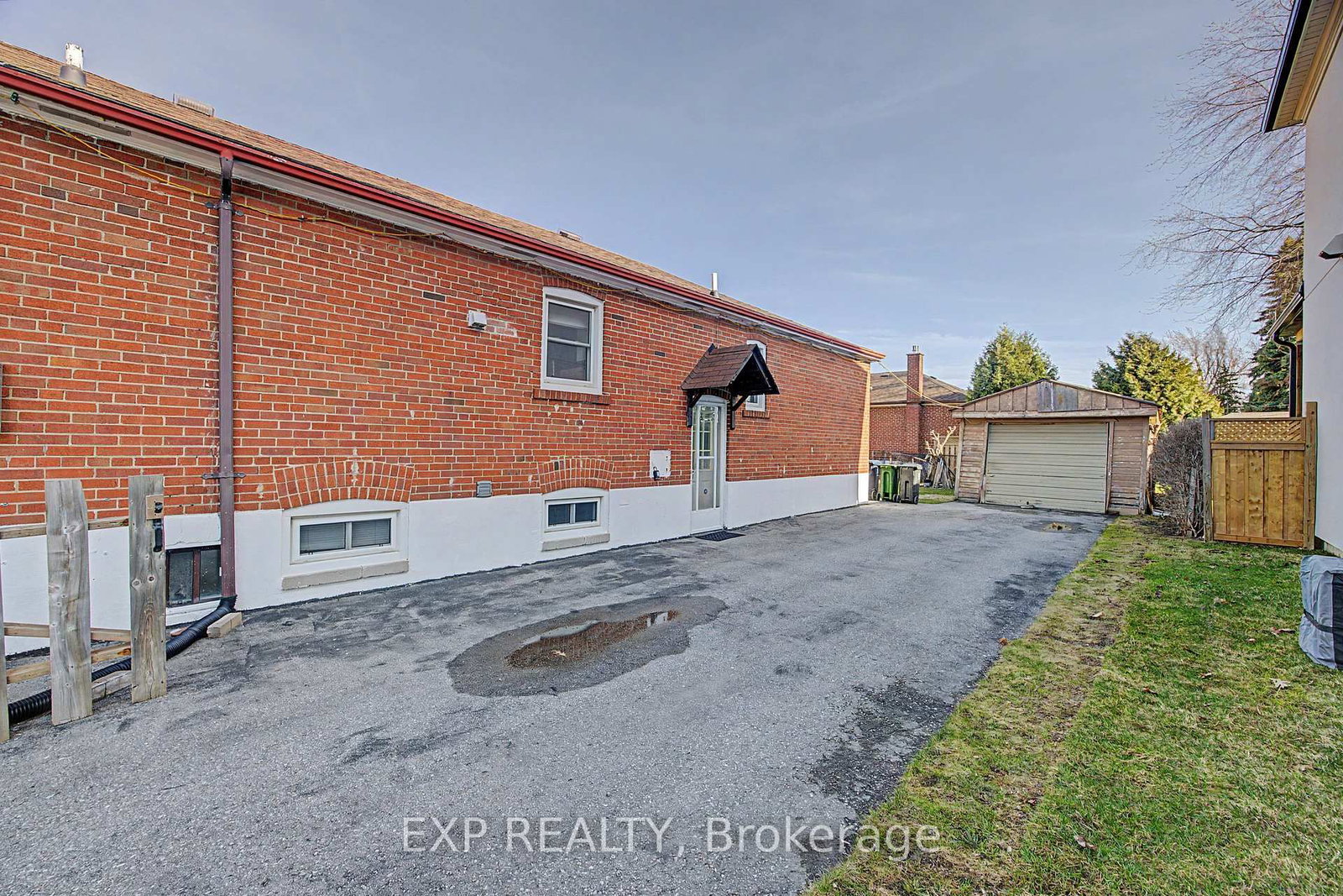 Detached House for sale at 43 Yorkshire Road, Toronto, Ontario, M1K 3B7 - Ionview - MLS: E12958162
