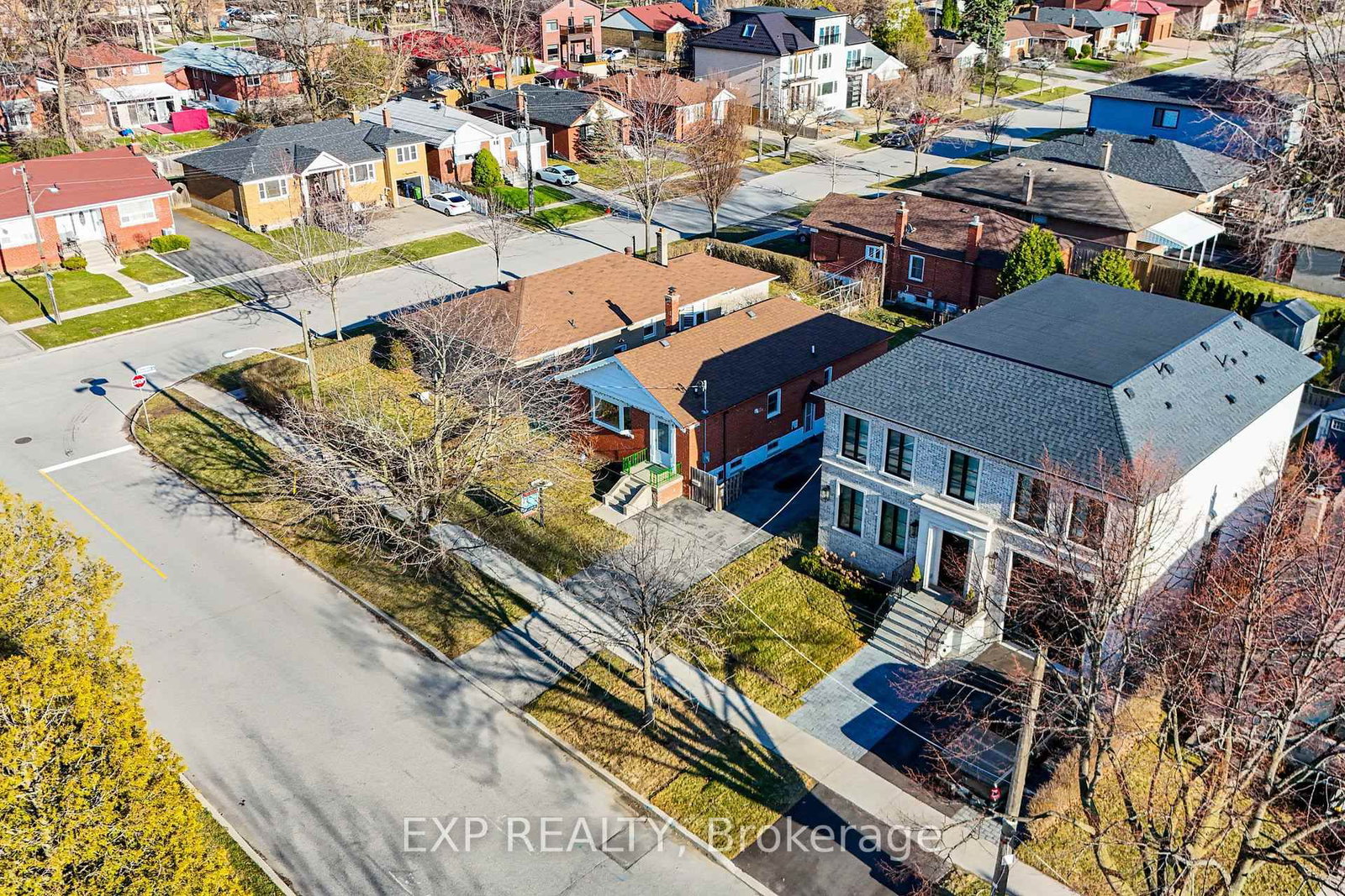 Detached House for sale at 43 Yorkshire Road, Toronto, Ontario, M1K 3B7 - Ionview - MLS: E12958162