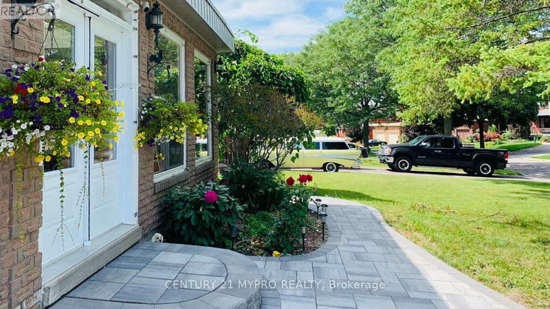 Main - 575 Lombardy Ave, Oshawa, L1J 8H5 | Image 2