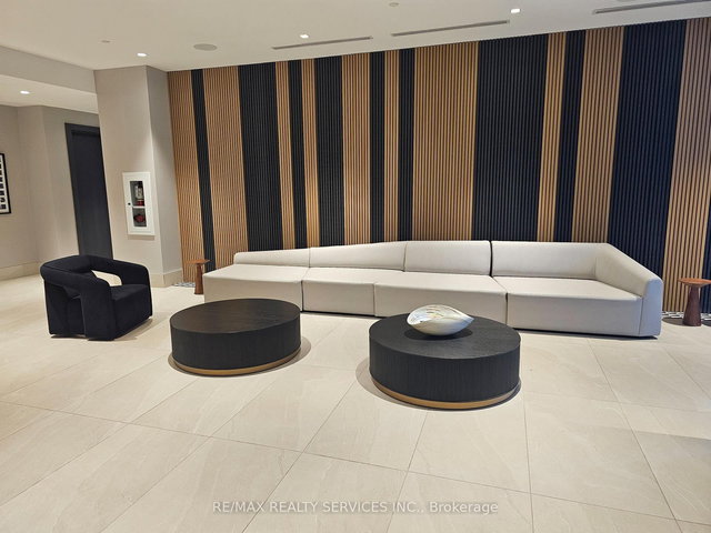 2604 - 2545 Simcoe Street E