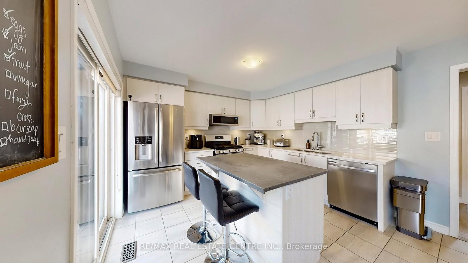 Townhouse for sale at 32 Bluegill Crescent, Whitby, Ontario, L1P 0E4 - Lynde Creek - MLS: E12958650