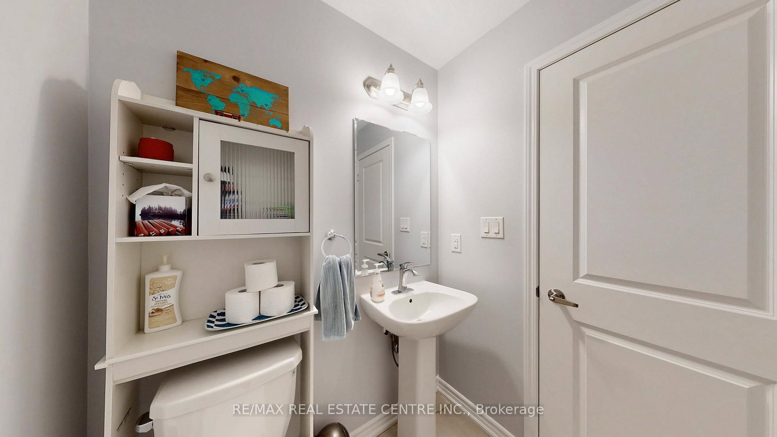 Townhouse for sale at 32 Bluegill Crescent, Whitby, Ontario, L1P 0E4 - Lynde Creek - MLS: E12958650