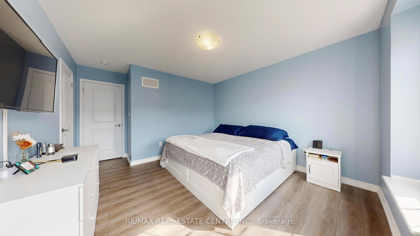 Townhouse for sale at 32 Bluegill Crescent, Whitby, Ontario, L1P 0E4 - Lynde Creek - MLS: E12958650