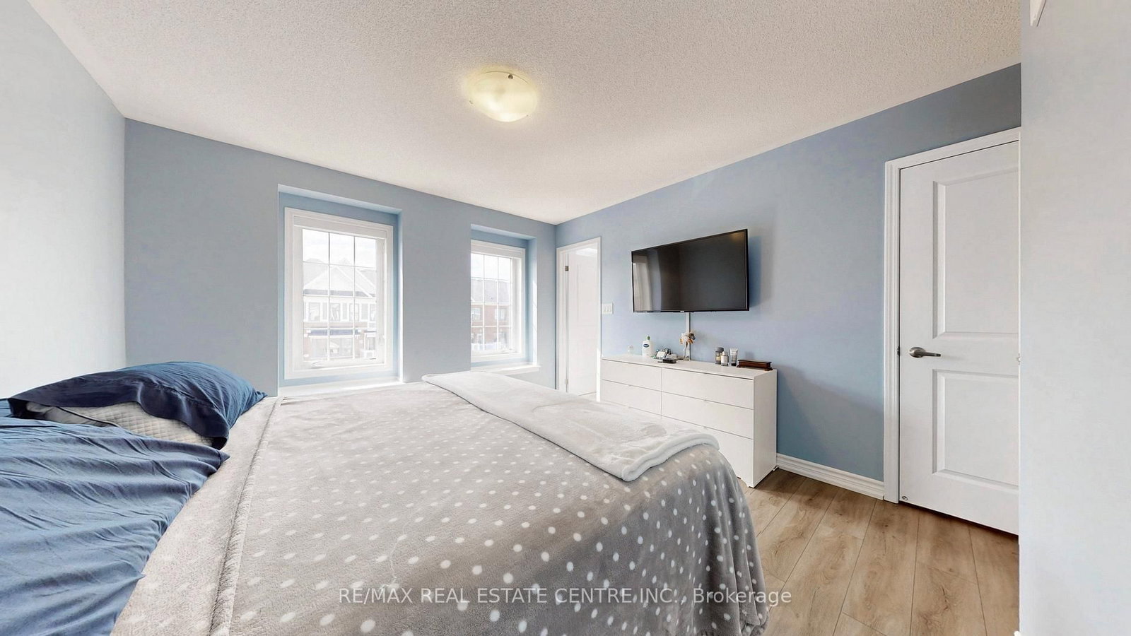 Townhouse for sale at 32 Bluegill Crescent, Whitby, Ontario, L1P 0E4 - Lynde Creek - MLS: E12958650