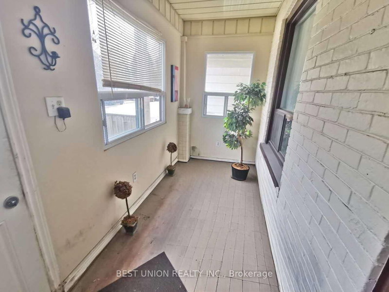 Upper - 108 Jones Ave, Toronto, M4M 2Z8 | Image 2
