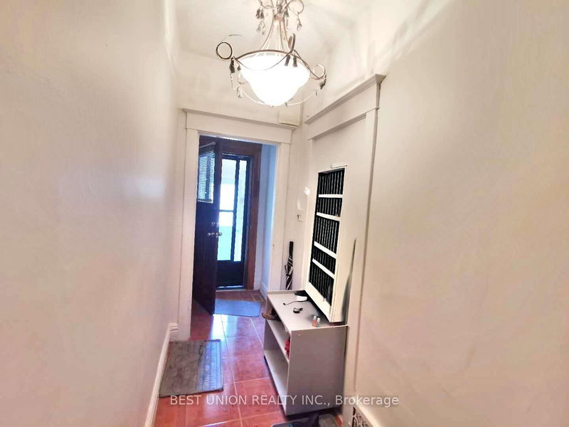 Upper - 108 Jones Ave, Toronto, M4M 2Z8 | Image 3