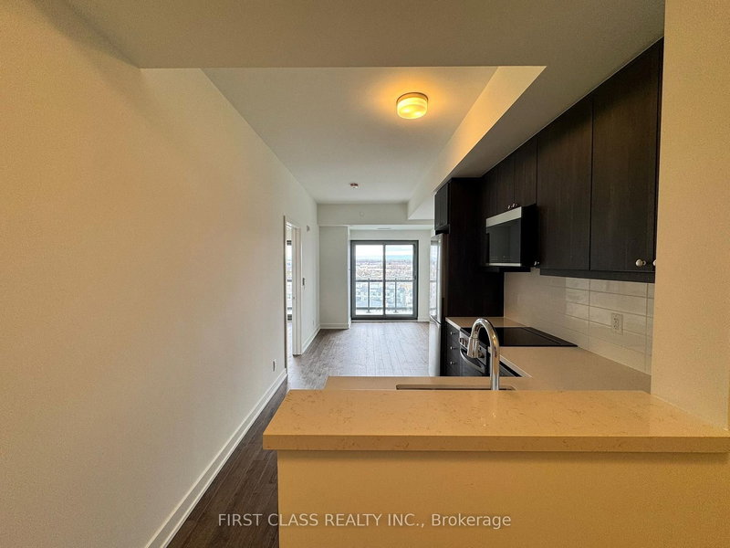 home for lease on 915-51 Clarington Boulevard