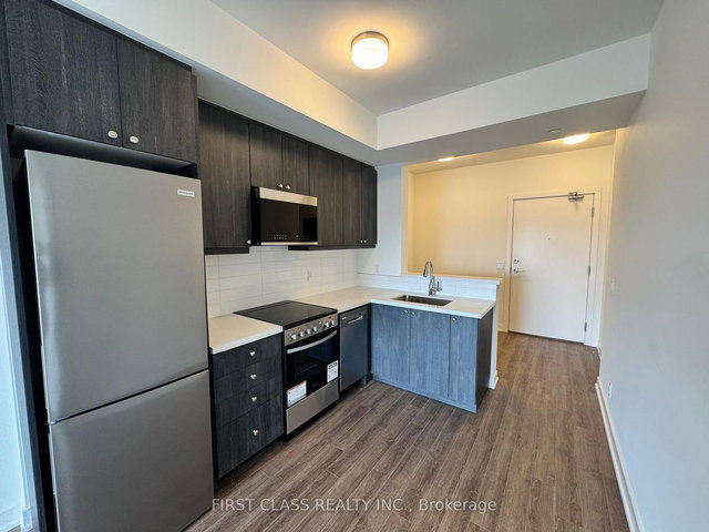 915 - 51 Clarington Boulevard