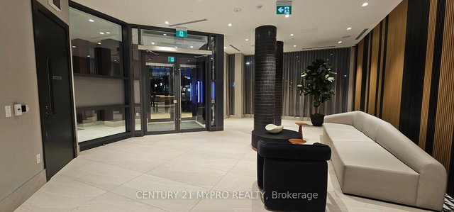 1617 - 2545 Simcoe St N Street