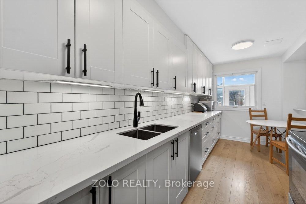 Detached House for sale at 1994 Faylee Crescent, Pickering, Ontario, L1V 2V6 - Liverpool - MLS: E12958988