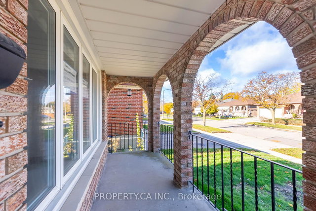 Main - 15 Riant Street