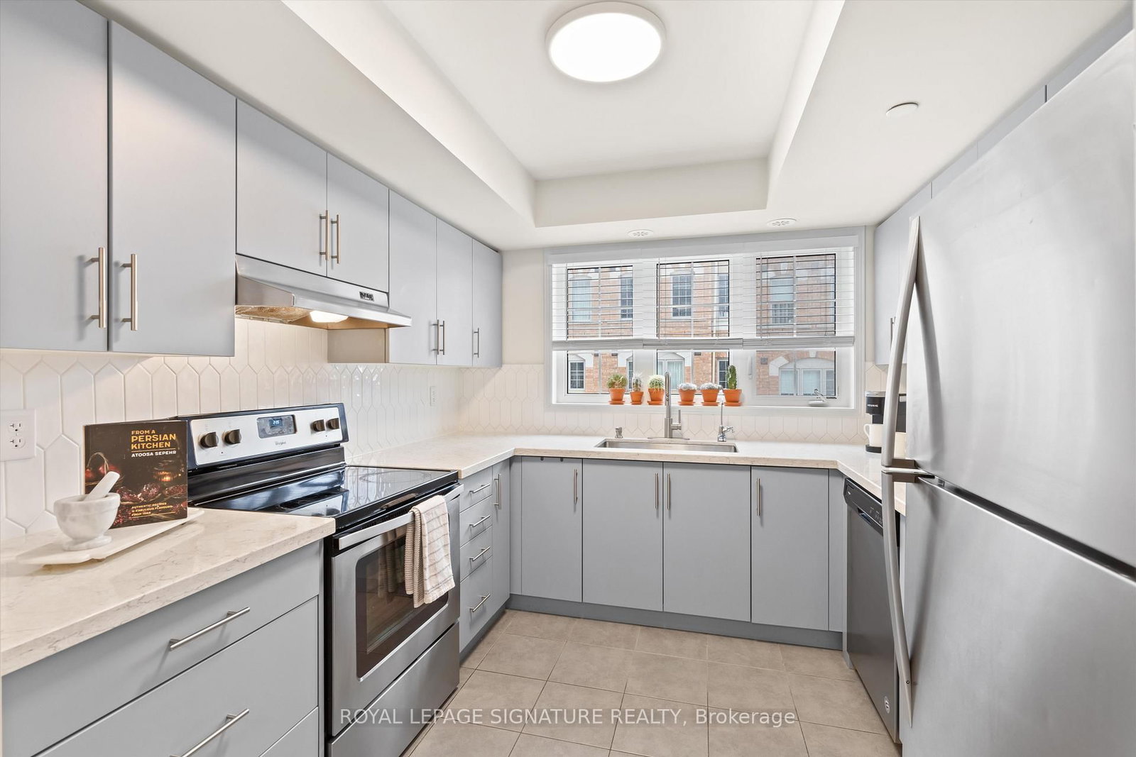 Townhouse for sale at 33 Glenstal Path, Oshawa, Ontario, L1L 0L2 - Windfields - MLS: E12959838