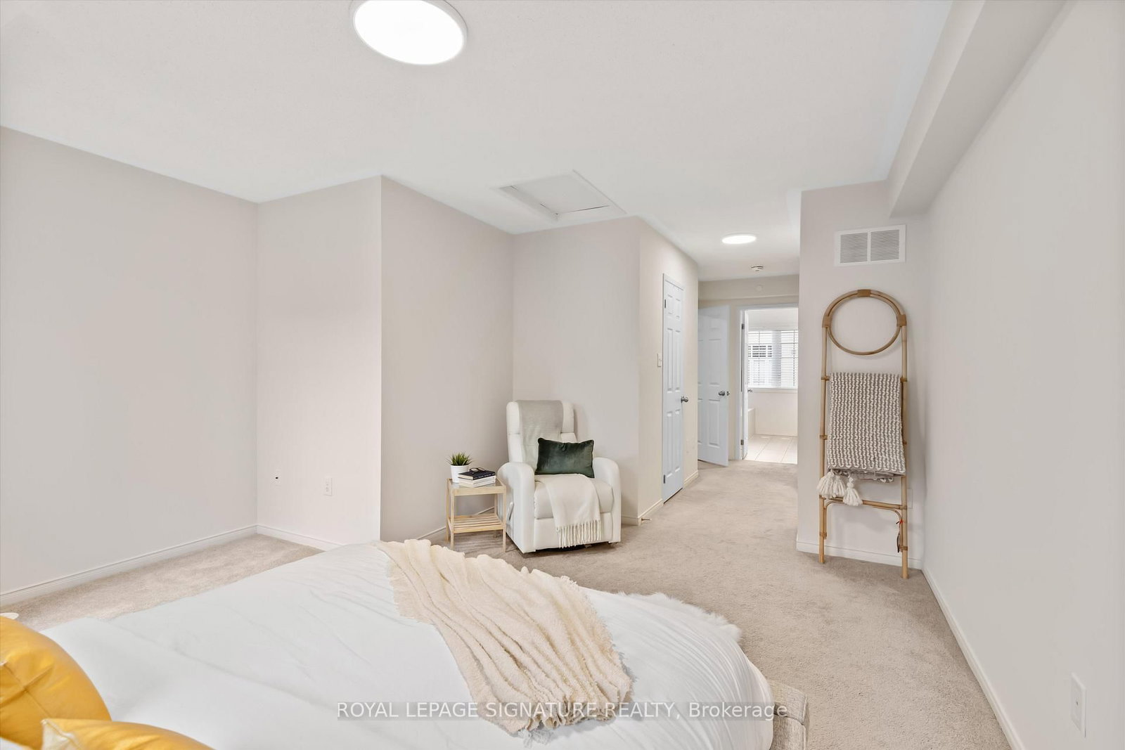 Townhouse for sale at 33 Glenstal Path, Oshawa, Ontario, L1L 0L2 - Windfields - MLS: E12959838