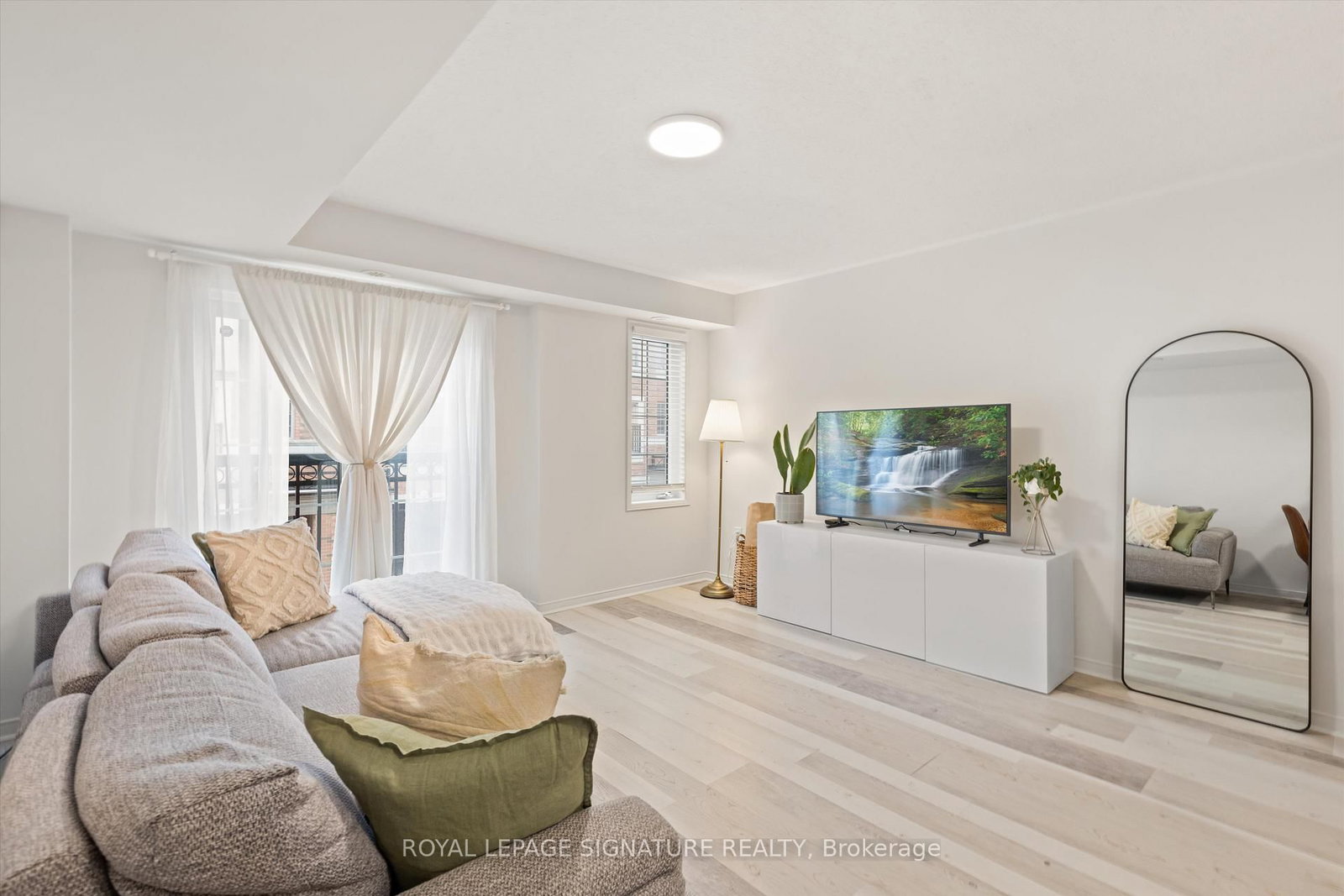 Townhouse for sale at 33 Glenstal Path, Oshawa, Ontario, L1L 0L2 - Windfields - MLS: E12959838