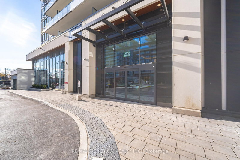 2304 - 1435 Celebration Dr, Pickering, L1W 0C4 | Image 2