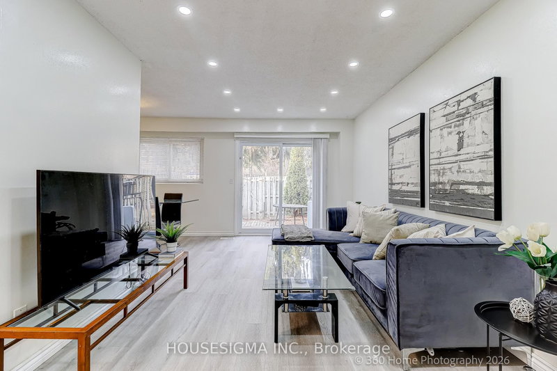 29 - 927 Burns St W, Whitby, L1N 6J5 | Image 3